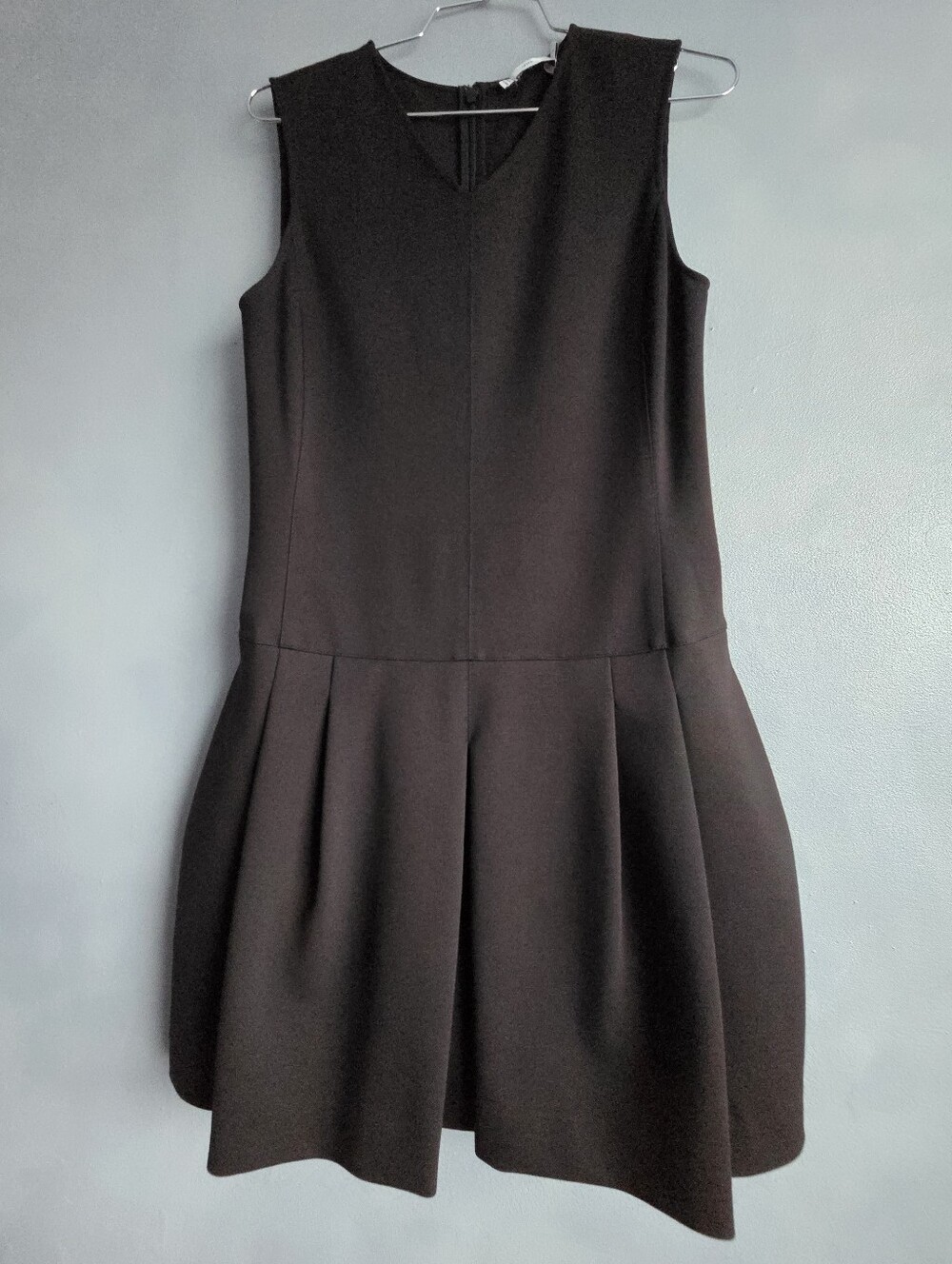 VINCE. SCULPTURED BOX PLEAT MINI BLACK DRESS, US 4, NWOT